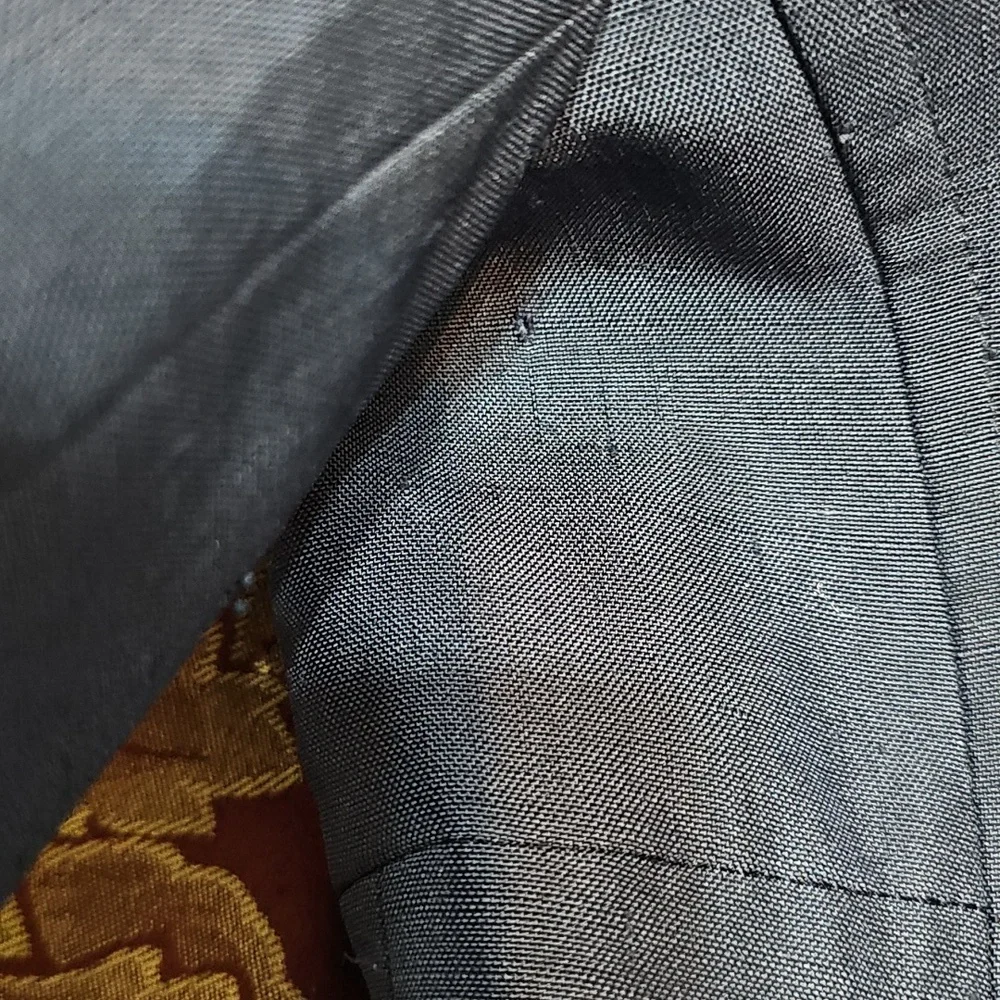 Christain Dior Silk Navy Fitted Blazer with Structured Shoulders and  Vneck 12 - Picture 10 of 12